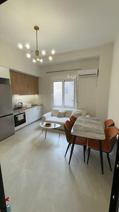 New Center Apartment Near Metro Athén Kültér fotó