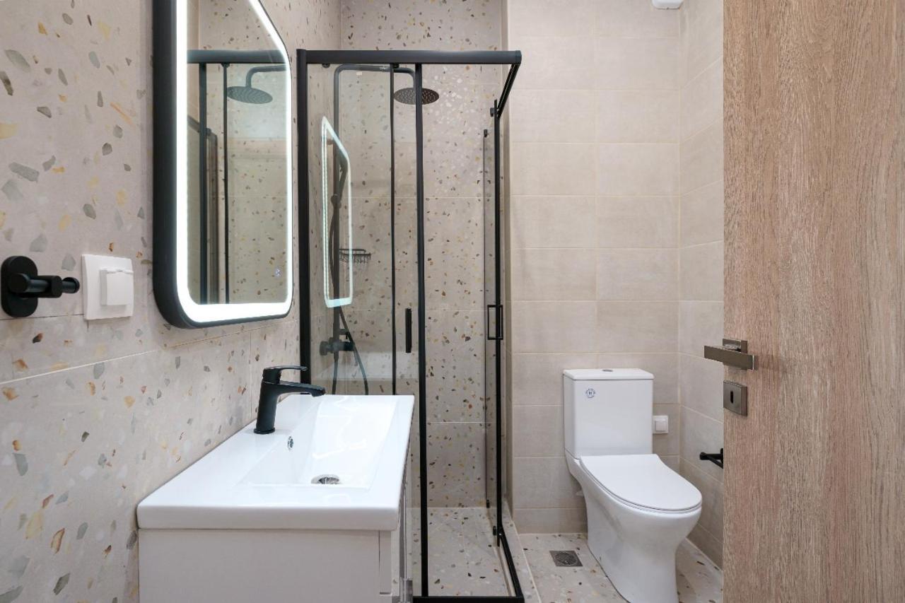 New Center Apartment Near Metro Athén Kültér fotó