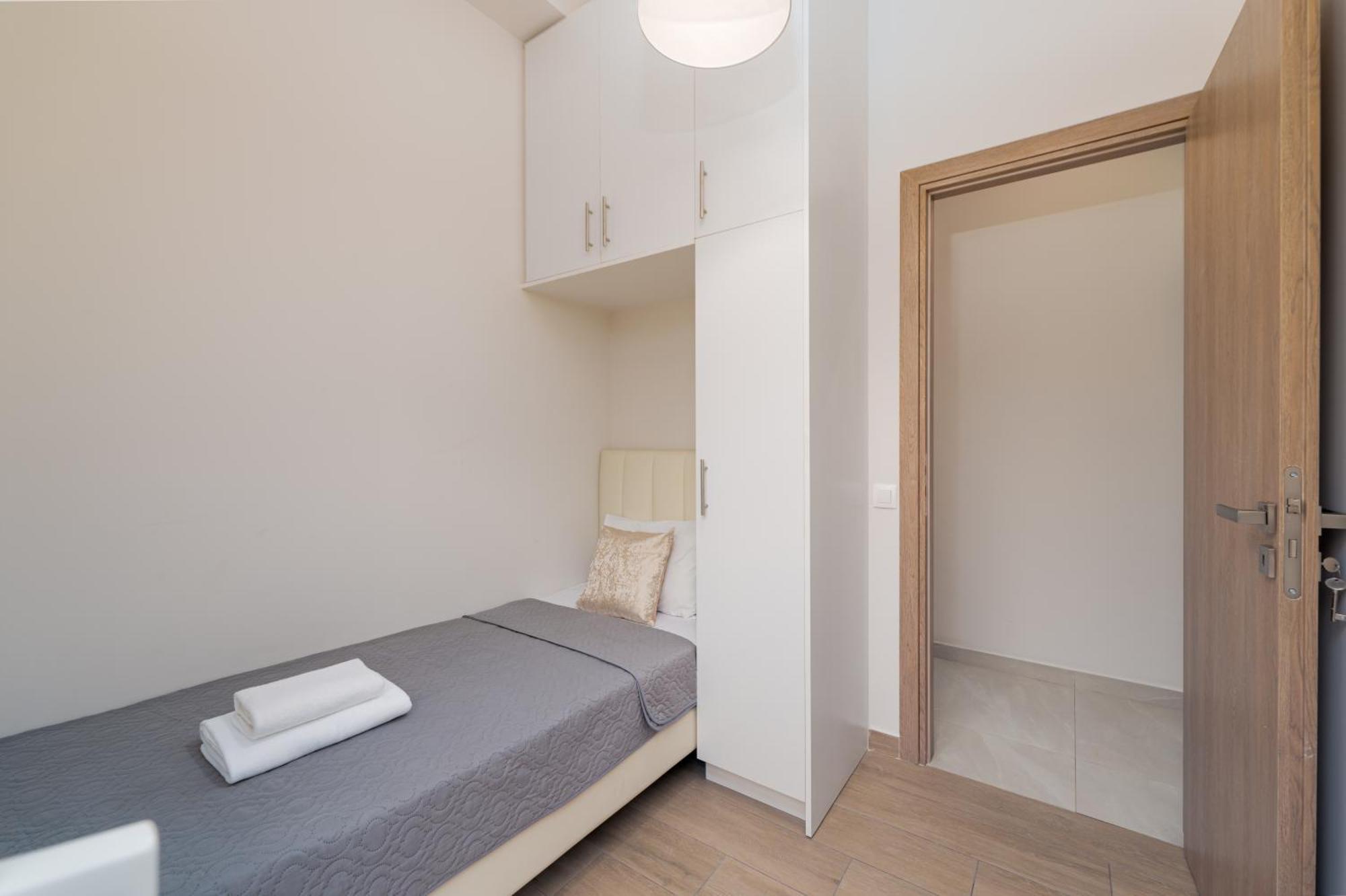 New Center Apartment Near Metro Athén Kültér fotó